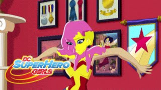 Compañeros  Episodio 103  DC Super Hero Girls [upl. by Josefa]