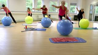 Pilates mit dem Gymnastikball Teil 1 [upl. by Okramed]