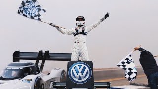 LAlésien Romain Dumas sur le toit du monde à Pikes Peak avec lID R de Volkswagen [upl. by Stark]