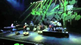 Lee Ritenour amp Dave Grusin live at JAVA JAZZ Festival 2013 [upl. by Onibas]