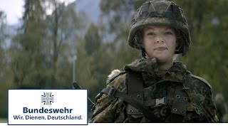 Jobporträt Freiwillig Wehrdienstleistende bei den Gebirgsjägern der Bundeswehr [upl. by Airretal]