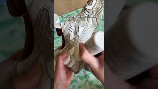 Witte schoenen schoonmaken Met deze hack krijgen je sneakers weer een goede opfrisbeurt HEMA [upl. by Pedrick]