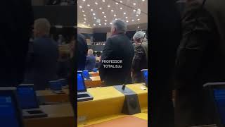 Parlamento Europeu aprova o lançamento de mísseis [upl. by Adimra]