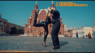 Katy Simonova y Stas Fursov bailan un tango en la Plaza Roja  El Cachivache en Moscu [upl. by Cousin]