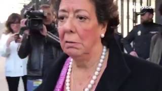 Rita Barberá en su llegada a la solemne apertura de las Cortes [upl. by Sivatnod170]