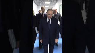 putin lider presidente rusia President of Russia Walking style [upl. by Yreved]