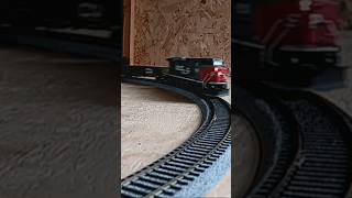 Roll on train automobile southernpacific hoscale miniaturetrains [upl. by Elpmid]