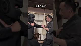 Wing Chun Skills When someone grabs your clothes wingchun vingtsun kungfu selfdefense 詠春拳 詠春 [upl. by Arimay354]