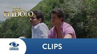 Rafa y Reginaldo sacan sus trapitos al sol  Caracol TV [upl. by Haraj]