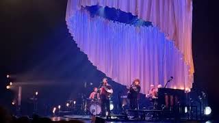 Un homme debout  Concert Claudio Capéo à Biarritz mars 2024 [upl. by Nnylatsyrc118]