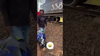 Grau ampArte 🤣 nós Trilhos 🛤️ do Trem [upl. by Ayamat]