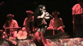 Danse tahitienne avec l quotEcole de Danse TEHEIquot  Gala 2010 [upl. by Aelanna640]