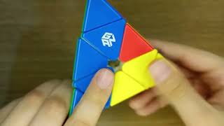 mostrando o Gan pyraminx m [upl. by Edak]