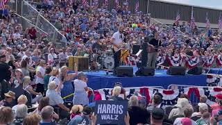 Bon Iver perform 1862 patriotic song quotBattle Cry of Freedomquot at HarrisWalz rally [upl. by Inaliel]