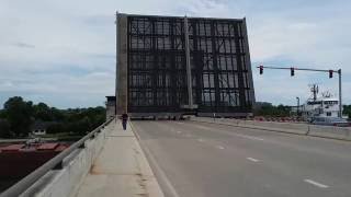 Drawbridge in Green Bay [upl. by Fanny347]