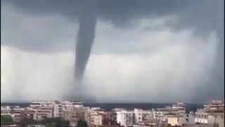 Il video della tromba marina nel mare davanti a Livorno [upl. by Brigham]