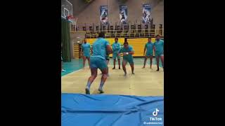 Entrenamiento de tackle y encaudre de los Pumas lospumas rugby scrum francerugby tackle creevy [upl. by Kotta]