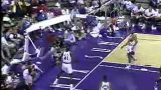 Shaquille ONeal casse un panier encore [upl. by Katlin]