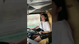 GREAT amp STRONG FEMALE TRUCK DRIVERs dailyvlog car driving truck girl truckgirl chinese lady [upl. by Atsyrhc260]