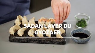 Sådan laver du gyozaer  nemligcom [upl. by Ennairb974]