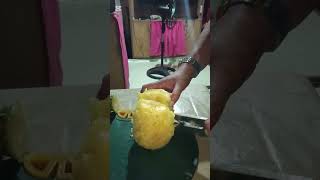 slicing Pineapple fruit peeldeliciousfruitsshorts [upl. by Allisan]