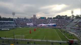 Clásico Peñarol vs Nacional 200512 bengala quema bandera de Nacional [upl. by Sikras541]