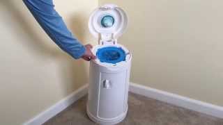 Arm amp Hammer Diaper Pail by Munchkin [upl. by Emilio]