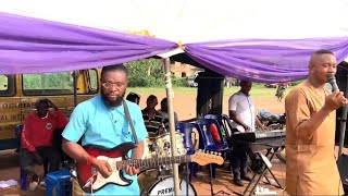 EDDIE QUANSA BY PEACOCKS INTERNATIONAL GUITAR BAND  LIVE BY MR LECTURER AND OSUBABA [upl. by Nielson]