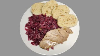 Vepřová plec s cibulovým zelím a houskovým knedlíkem recept [upl. by Konyn]