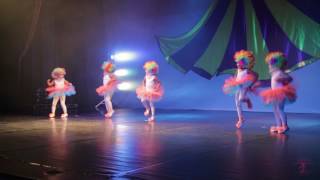 baby ballet coreografia quotPalhacinhasquot [upl. by Rozalie]