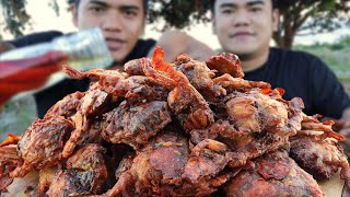 OUTDOOR COOKING  SOFT SHELL CRAB MUKBANG HD [upl. by Duster]