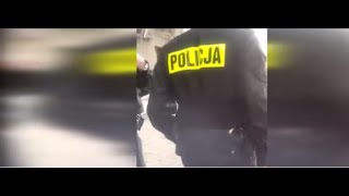 Jak typ upokorzył na ulicy dwóch policjantów [upl. by Sherm18]