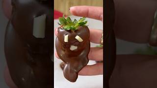 CREEPY STRAWBERRIES 👻 halloween ideas recipe 🍓🍫 creepy strawberry [upl. by Stock871]