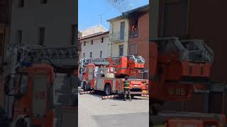 Vigili del Fuoco impegnati per incendio abitazione [upl. by Essenaj856]