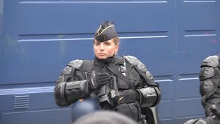 Gilets Jaunes Acte 5  Coursepoursuite avec la police et la gendarmerie dans Paris [upl. by Jorie514]