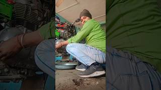 Classic Royal Enfield clutch cover engine oil leakage Kaise band Karenengineoilleakageautomobile [upl. by Ilene427]