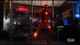 The Flash 5x01 Barrys New Suit Season 5 Suit [upl. by Aikimat]