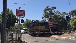 4MP7 at Unley Park with Epic Sounding Horn [upl. by Llennoc]