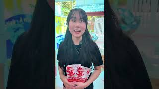 Chị em gì mà ác quá minhchaufood amthuc food snacks giaitrivui giaitri haihuoc [upl. by Nylaehs751]