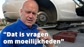 ROBERT plakt de lekke band van een Tesla⚡ [upl. by Lenni]