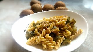 pasta con zucchine e tonno primo piatto semplice e veloce [upl. by Novello323]