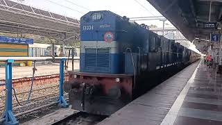 Kacheguda to Rotegaon special express Arriving on pf no 1 at Nizamabad jn with announcement [upl. by Aneetsirhc566]