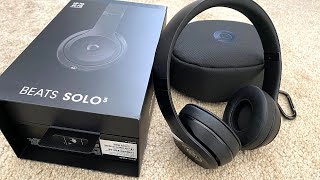 Unboxing amp Review of the Beats solo 3 onear wireless headset Silver beatssolo3 [upl. by Eerhs787]