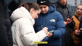 Kamila Valieva signing autographs and taking photos with fans [upl. by Eikcor]