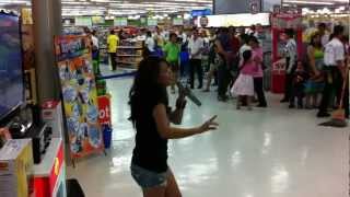 Random Girl Zendee Rose Tenerefe sings to the crowd of shoppers  SM Megamall [upl. by Hurlbut634]