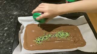 How to make a chocolate bark [upl. by Ailefo]