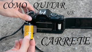 CÓMO QUITAR un CARRETE de FOTOS en una CÁMARA ANALÓGICA Tutorial rápido [upl. by Jasik]