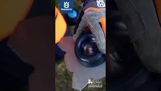 Cambio rápido de cabezal a cuchilla en desmalezadoras Husqvarna tips consejos tutorial demo tip [upl. by Hsirahc882]