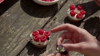 Cupcake van courgette en pompoen  De Keuken van Sofie  VTM Koken [upl. by Eustace]