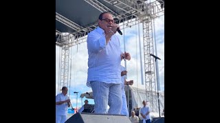 Olvídalo Ya  Tony Vega en Vivo [upl. by Zandt]